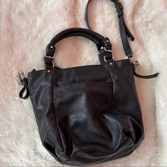 Guess Black Satchel Purse With Bonus Guess Winged Heart Bag Charm / Key Ring ๐ - Picture 6 of 12